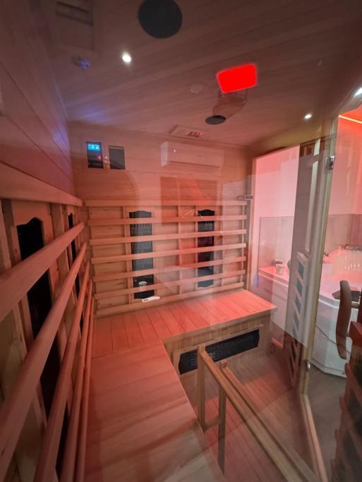 Nuit Defendue - Jacuzzi - Sauna - By Primo C0Nciergerie Tournus Ngoại thất bức ảnh