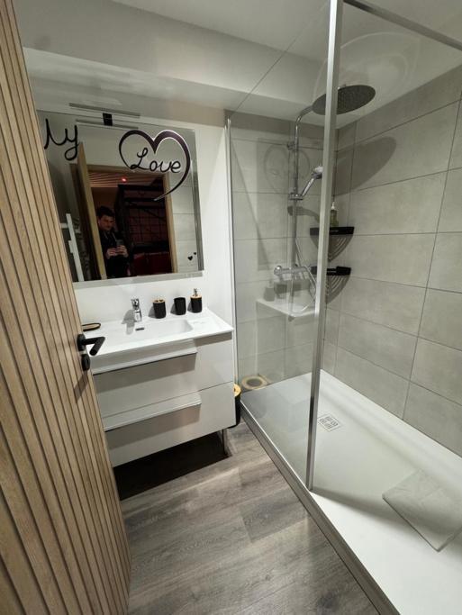 Nuit Defendue - Jacuzzi - Sauna - By Primo C0Nciergerie Tournus Ngoại thất bức ảnh